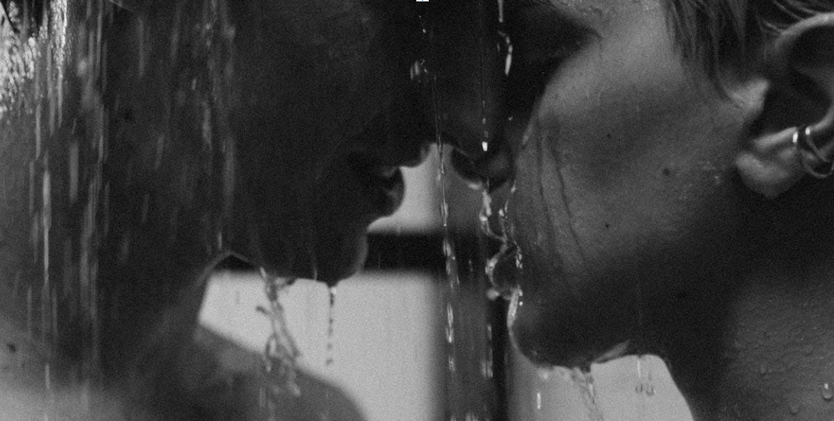 Exploring the Benefits of CBD Water-Based Personal Lubricant for Comfort During Sex